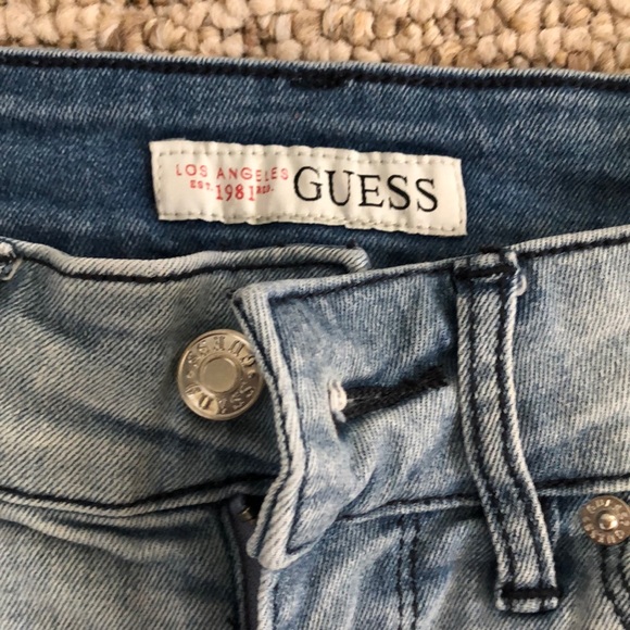 Guess/Shorts/Small - Picture 2 of 6